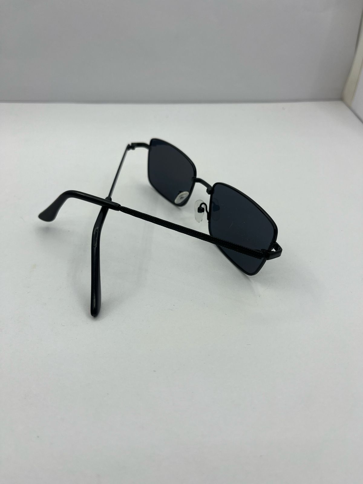 Trendy Polarized Sunglasses – UV Protection & Stylish Look