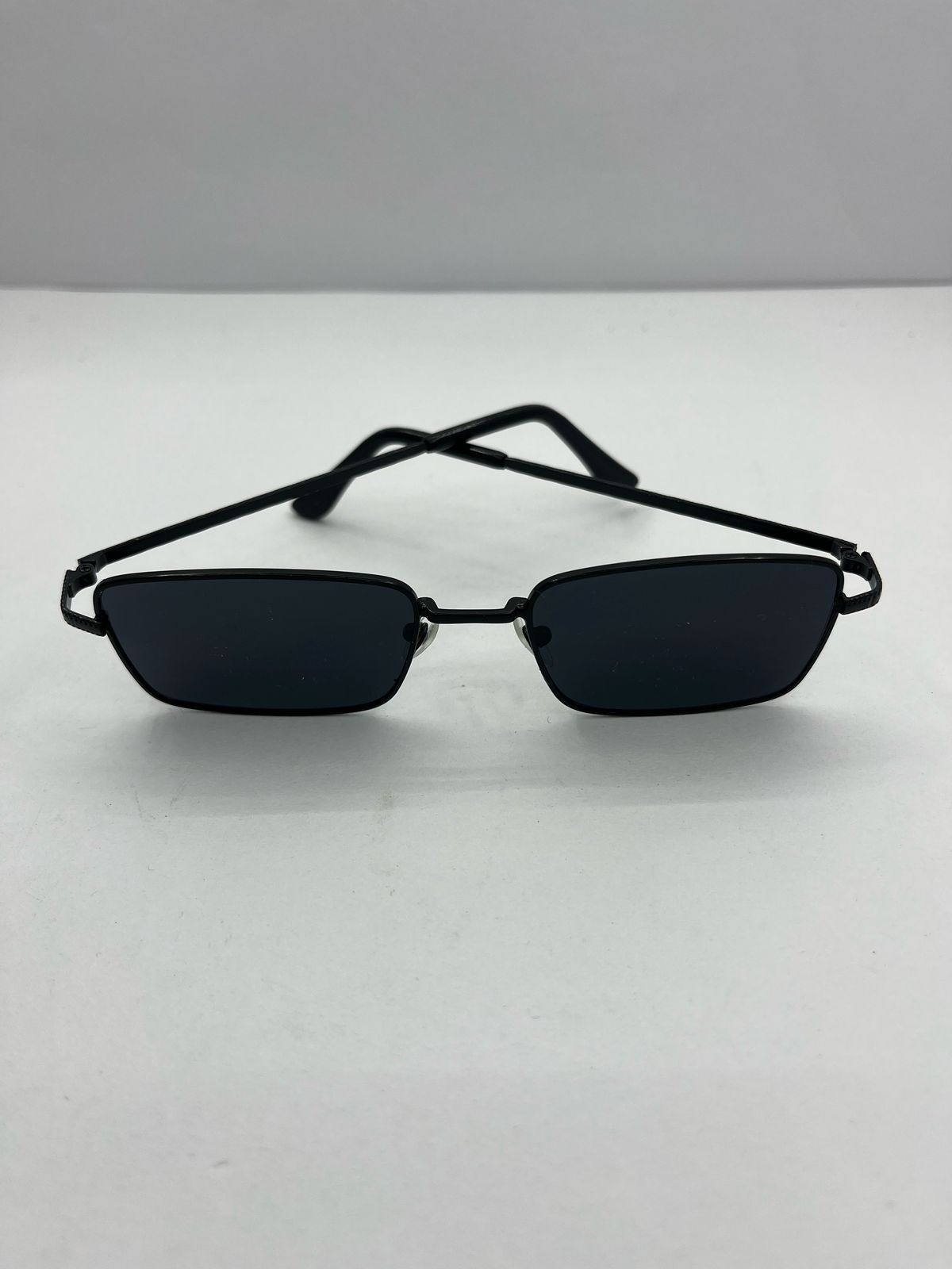 Trendy Polarized Sunglasses – UV Protection & Stylish Look